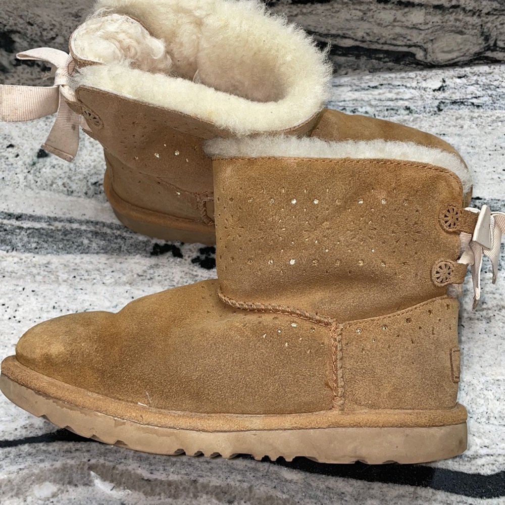 UGG Boots - Picture 16 of 16